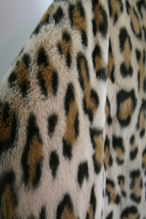 white leopard faux fur coat cheetah print fax fur coat leopard faux fur fabric  leopard print faux fur jacket leopard faux fur coat plus size leopard fur coat  long body fcheetah print faux fur jacket  winter warm coat 